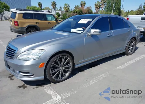 2010 Mercedes-Benz S 550 из США, поврежденный, VIN WDDNG7BB9AA327734